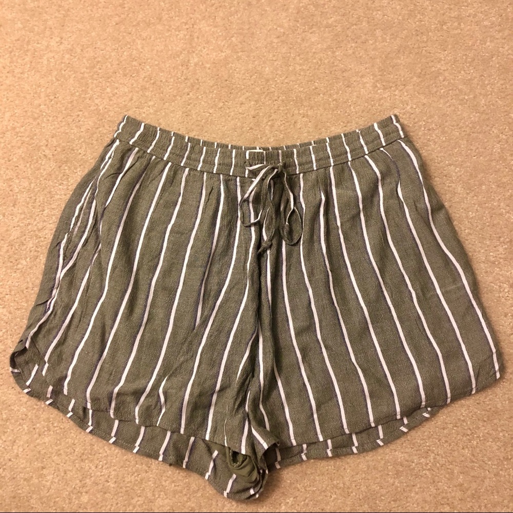 Hollister High Rise Soft Shorts Medium